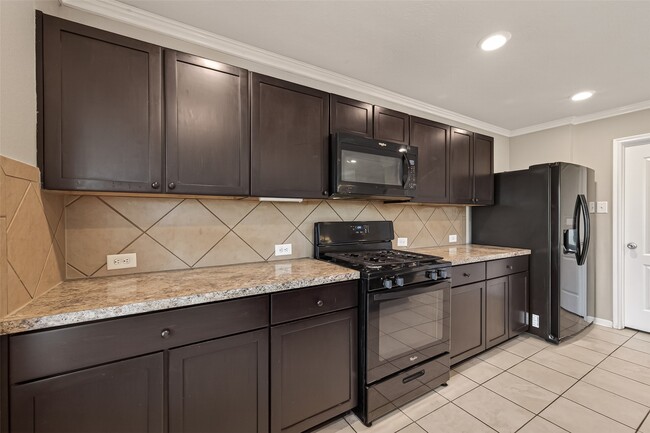 Building Photo - 18814 Bailey Oaks Ln