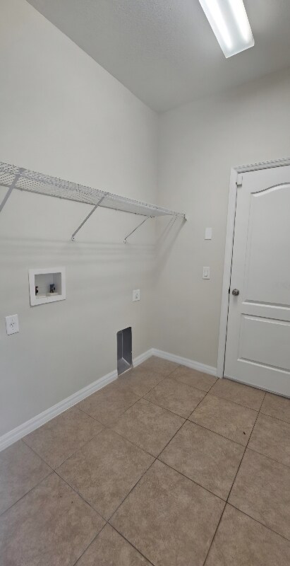 Building Photo - 2528 Ladoga Dr