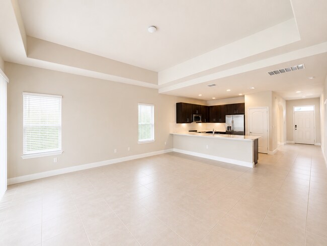 Building Photo - Spacious 5-Bedroom with 4.5 Baths at 176 Mitchell's Manor, Haines City!