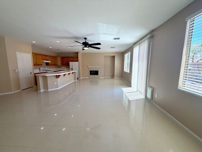 Building Photo - 7493 Longhorn Lodge Ave