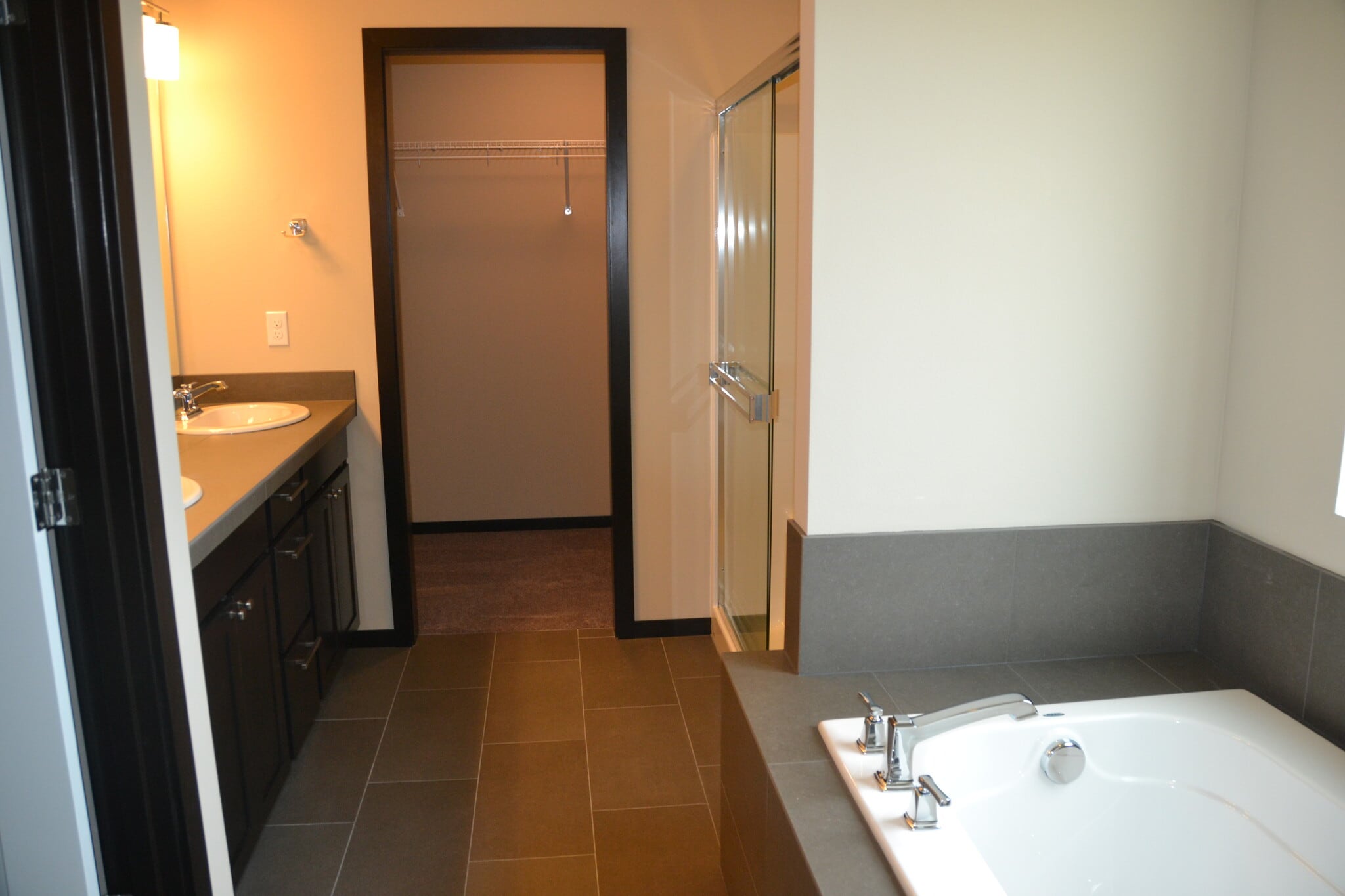 Building Photo - 3372 Inverness St