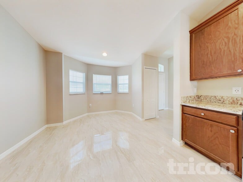 Building Photo - 1016 15th St NE