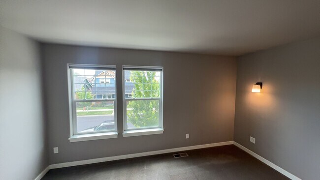 Building Photo - 2728 NE Black Oak Pl