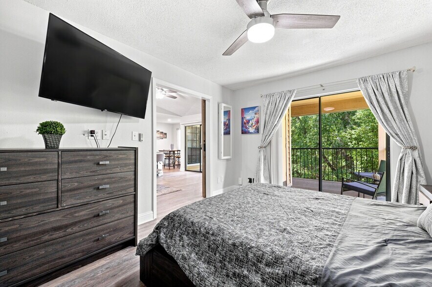 Building Photo - 8630 Mallard Reserve Dr