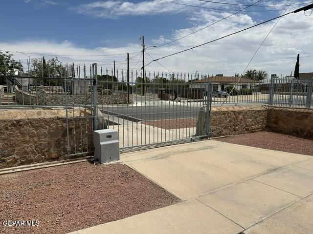 Building Photo - 4222 Pershing Dr