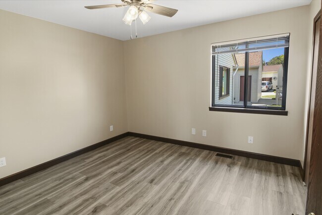 Building Photo - 2409 Heritage Dr