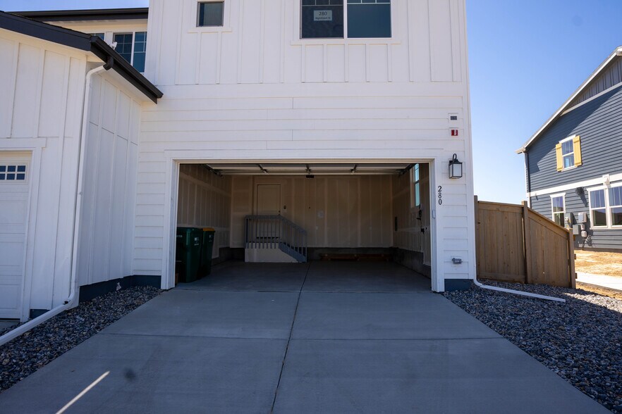Building Photo - 280 Nighthawk St