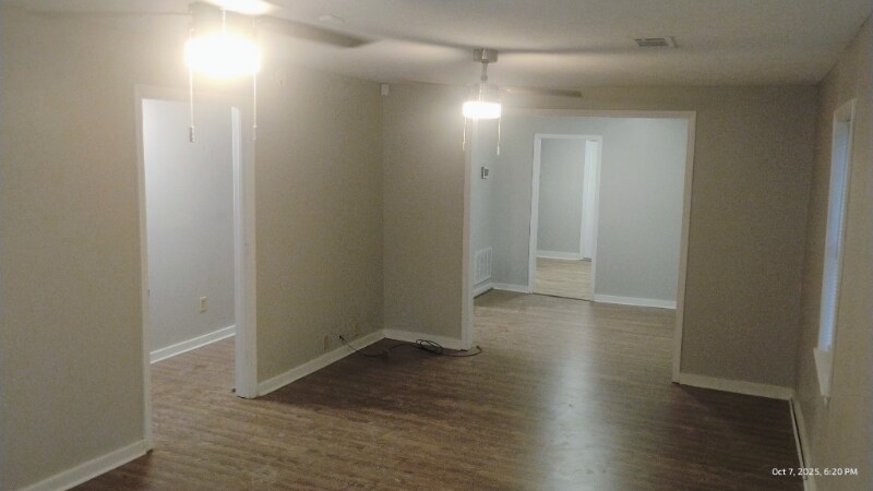 Building Photo - 1332 Fernwood Dr