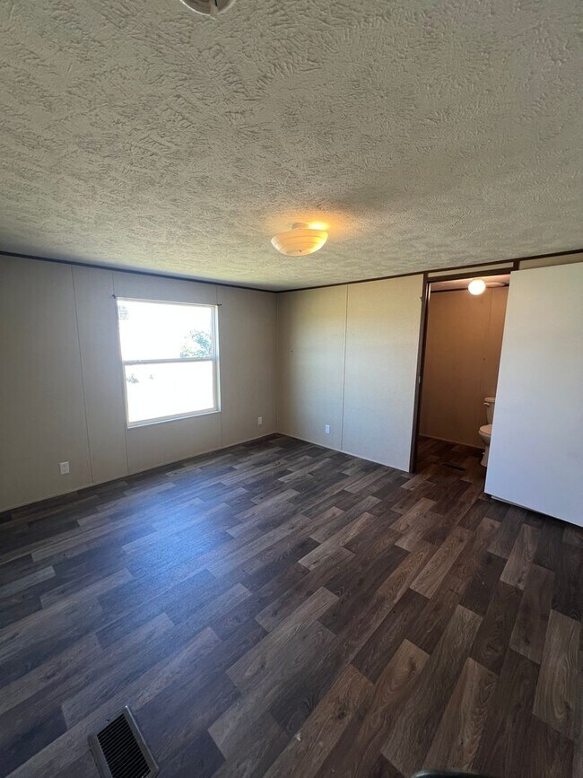 Building Photo - 142 CO ROAD 5516-F32