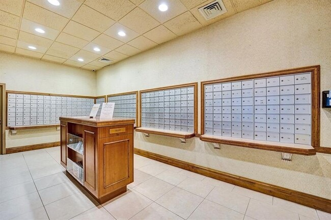 Building Photo - 4280 Galt Ocean Dr