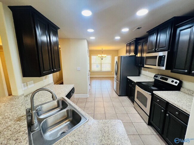 Building Photo - 111 Pembridge Ln