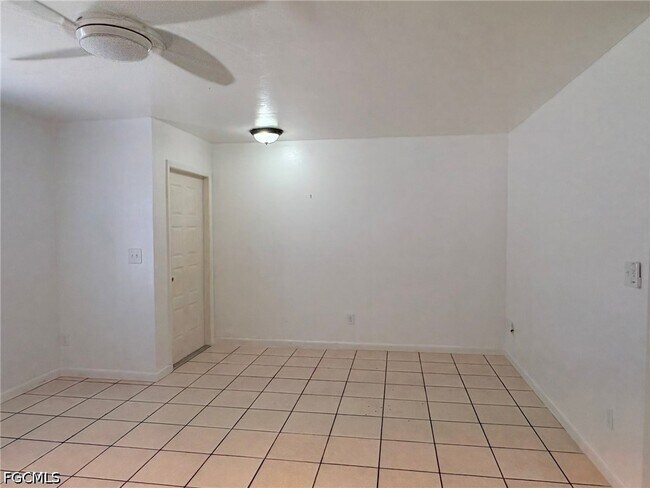 Building Photo - 729 SW 39th St