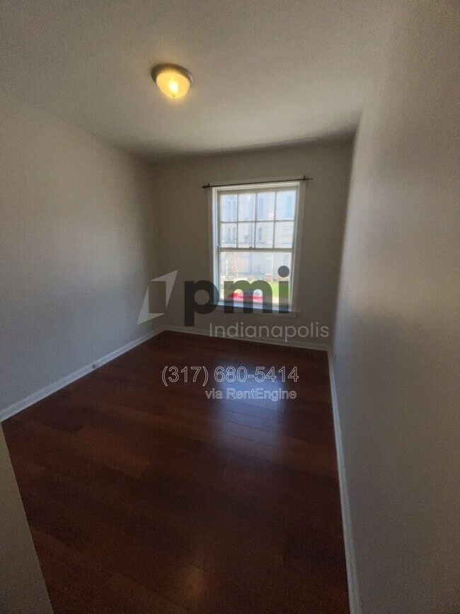 Building Photo - 402 N Delaware St