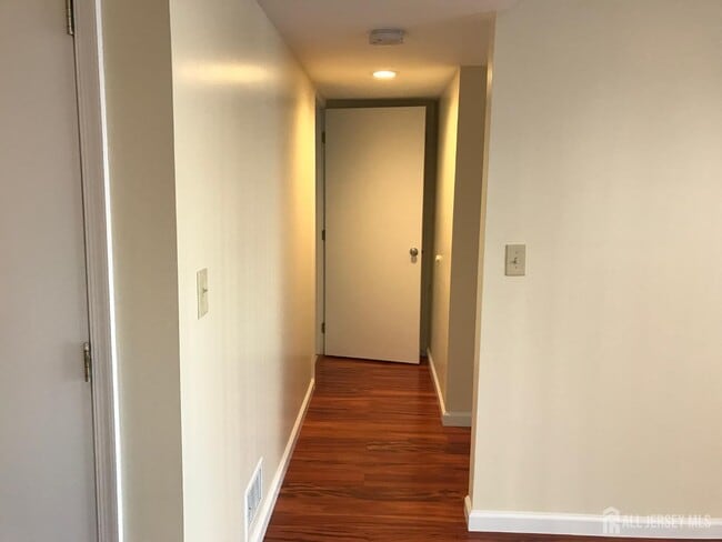 Building Photo - 601 Hampshire Dr