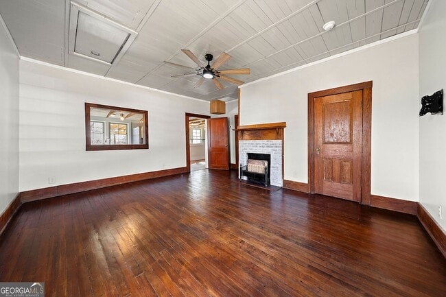 Building Photo - 497 Old Hwy 85