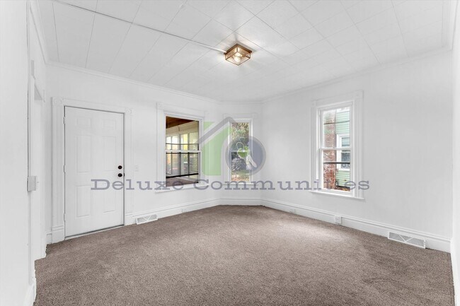 Building Photo - 1011 Jennette Ave NW