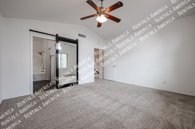 Building Photo - 967 E Rockwell Dr