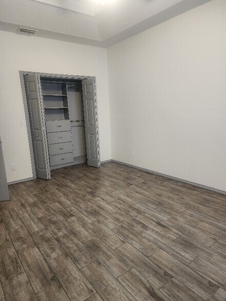 Building Photo - 607 Buena Vista Dr