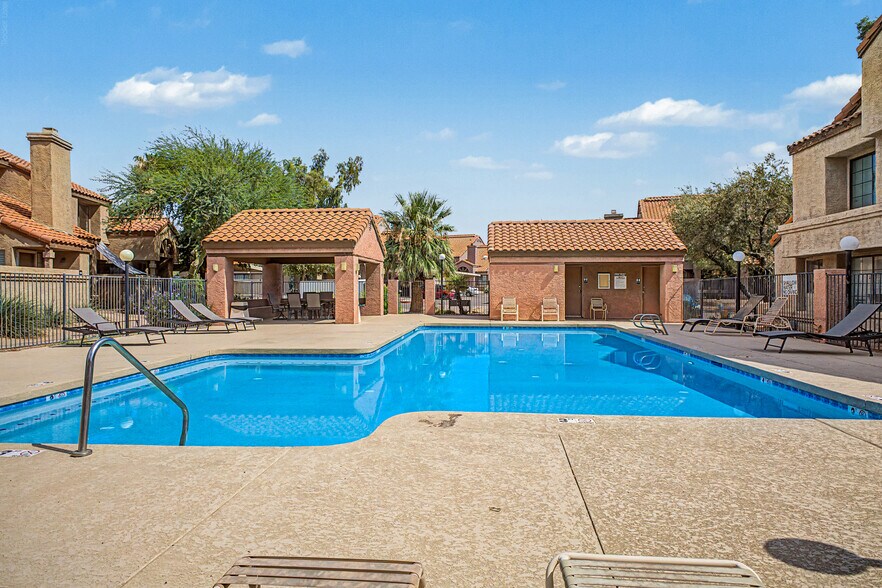 3 Community Pools - 819 N College Ave