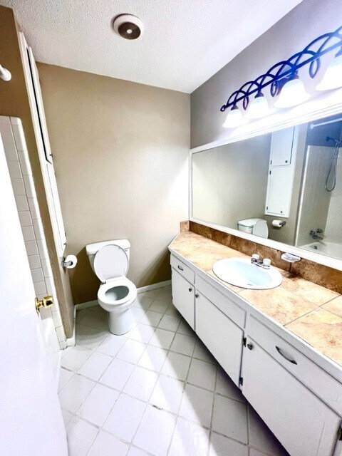 Building Photo - 1210 S Augusta Ave