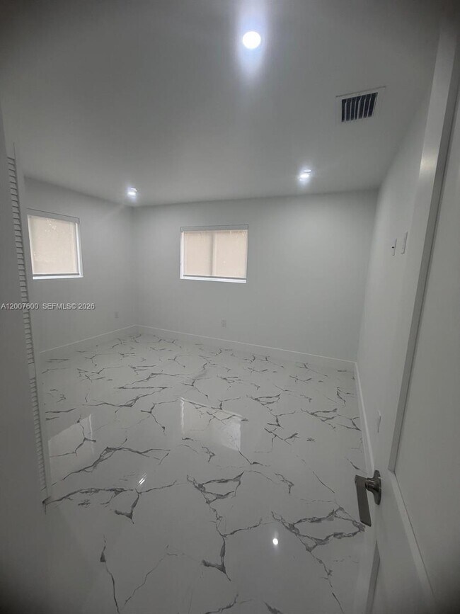 Building Photo - 2431 NW 23rd St