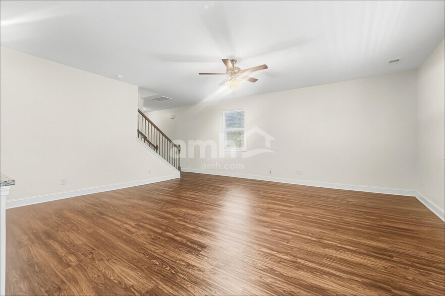 Building Photo - 1817 Produce Ln