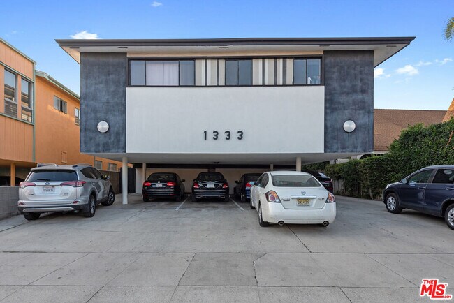 Building Photo - 1333 S Ogden Dr