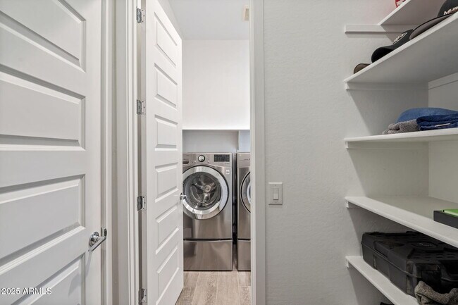 Building Photo - 16423 W Charlotte Dr