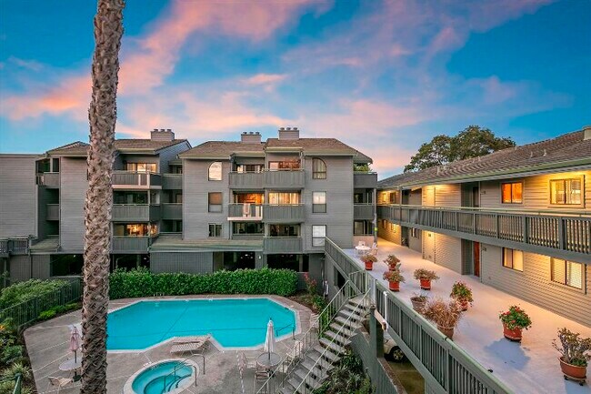 Building Photo - 1624 San Miguel Dr