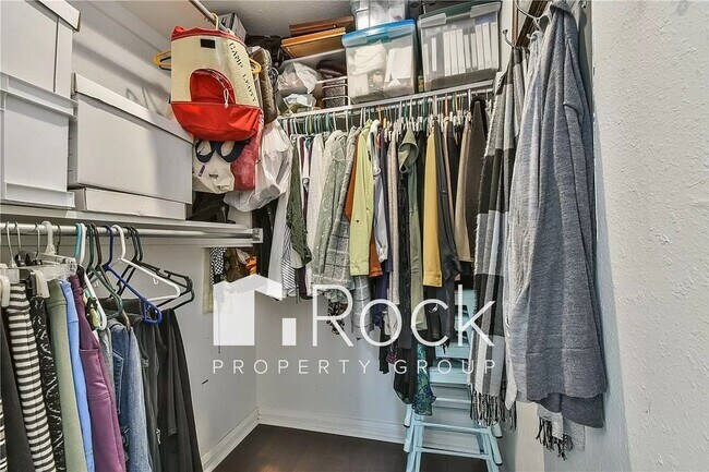 Building Photo - Urban Living in Downtown OKC - 3 Bedrooms/2 Bathrooms with Reserved Covered Parking - *Half Off 1...