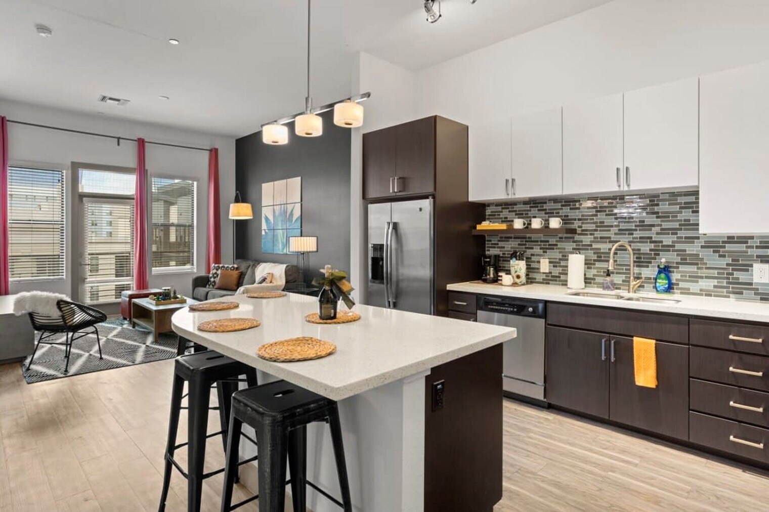 Building Photo - 555 N College Ave