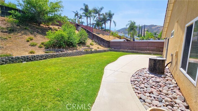 Building Photo - 8819 Dahlia Dr