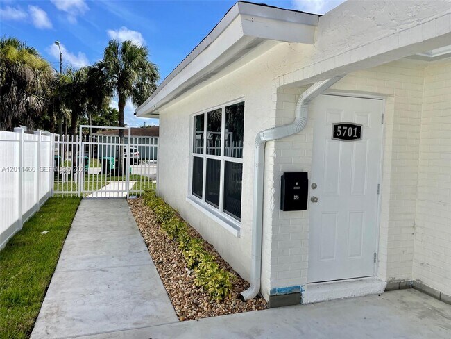 Building Photo - 5711 NW 28th St