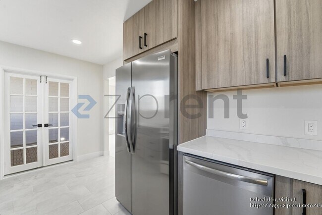 Building Photo - 4142 E Calle Redonda