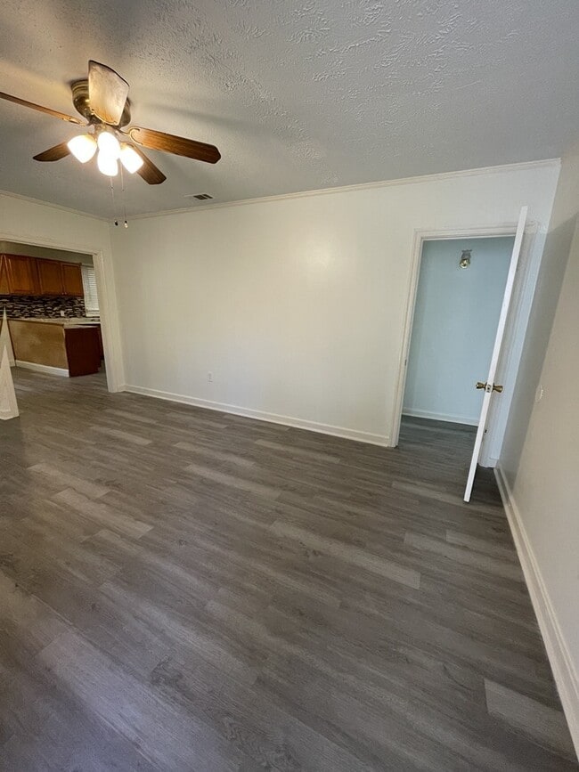 Building Photo - 231 S Sunset Terrace