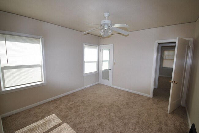 Building Photo - Beautiful and Charming 3 Bedroom 2 Bath Home in Vallejo with Views!