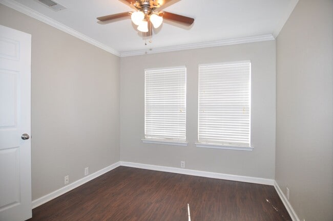Building Photo - 2214 Glacier Park Ln