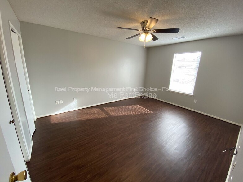 Building Photo - 1911 Whippoorwill Dr