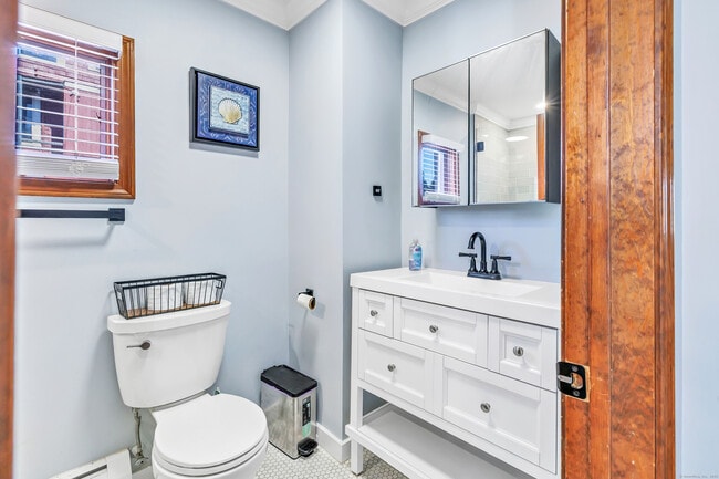 Building Photo - 12 East Ave