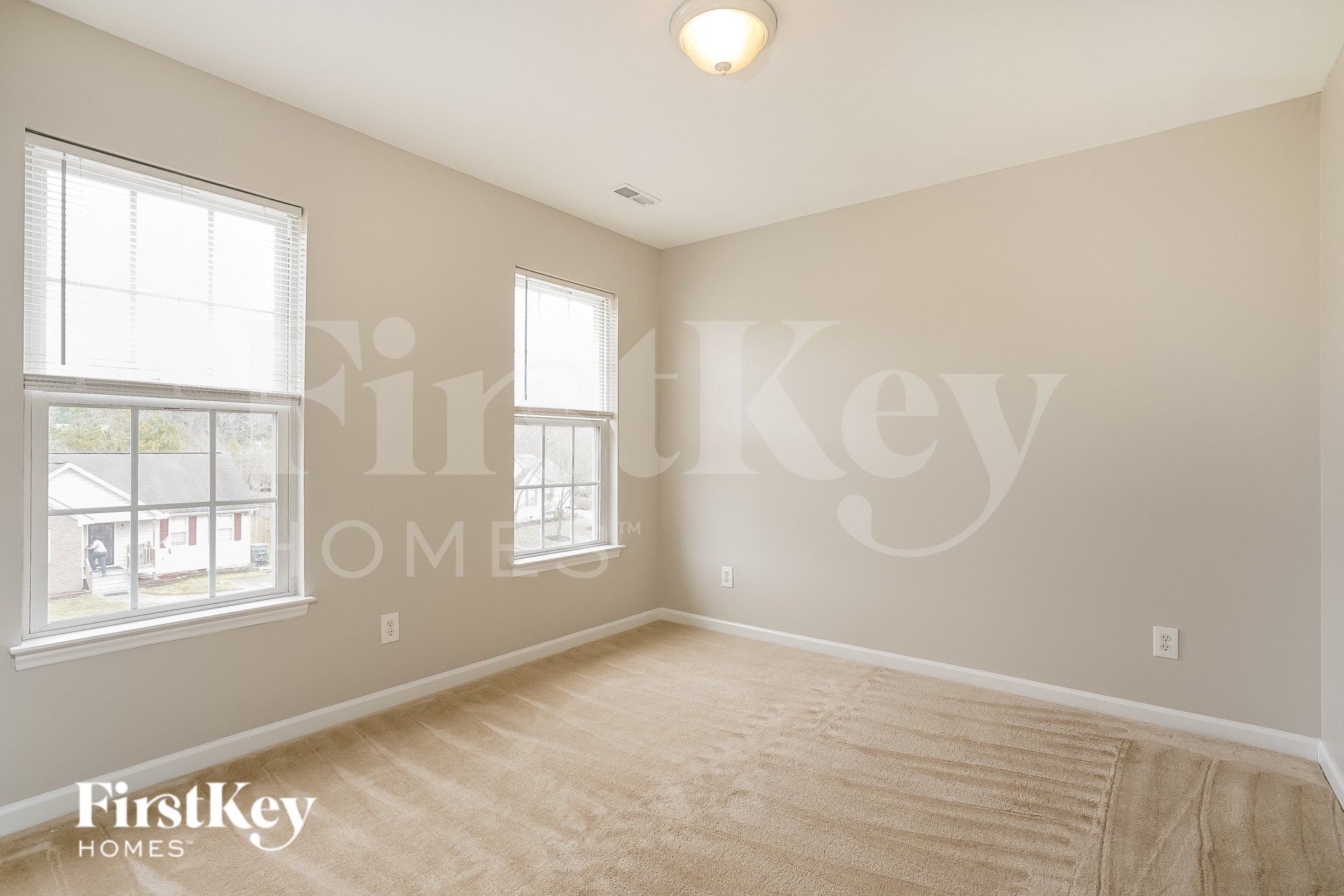 Building Photo - 809 Hounds Chase Dr