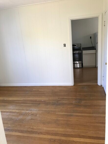 Livingroom - 77 High St