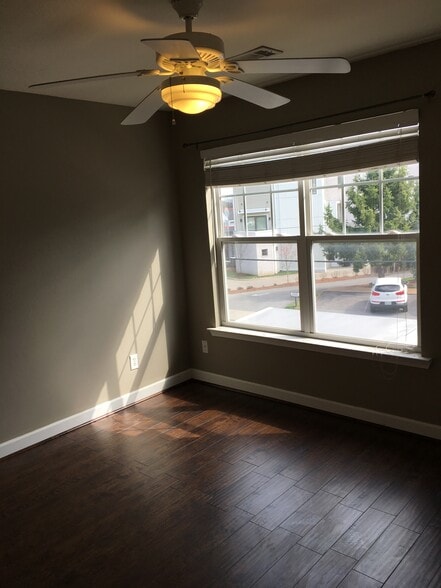 Building Photo - 2015B Beech Avenue