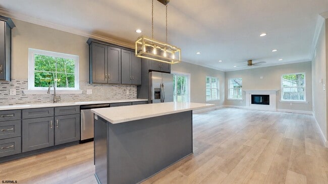 Building Photo - 456 S Nectar Ave