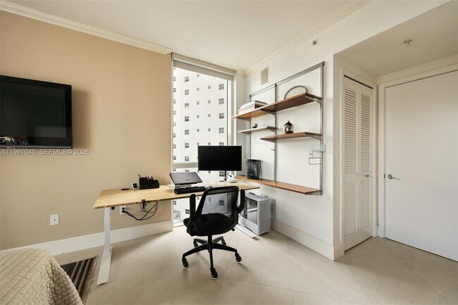 Building Photo - 218 SE 14th St