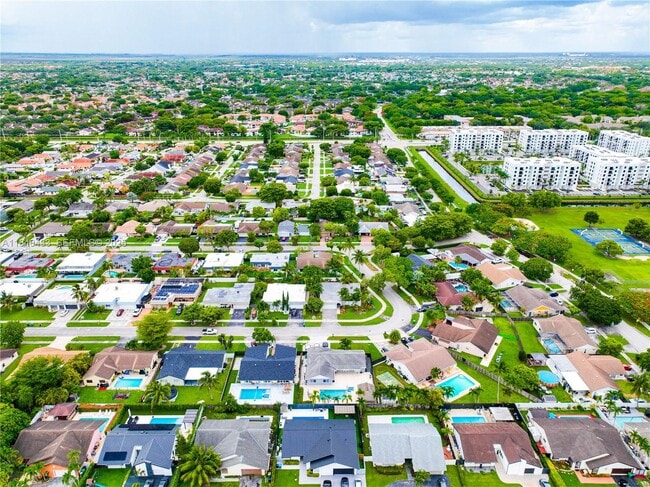 Building Photo - 9614 SW 134th Ct