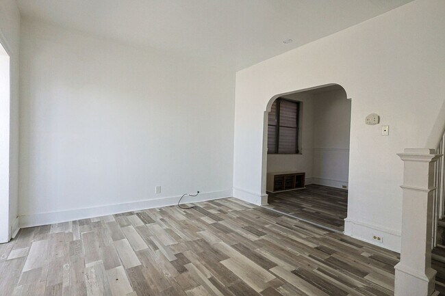 Building Photo - Well-kept 3 Bed, 1 Bath Single Family Home - Schedule your tours now!