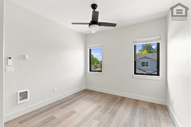 Building Photo - 2Bed/2.5Bath 2-Story Luxury Condo in Redmond, OR! -- BRAND NEW! NEVER LIVED IN!