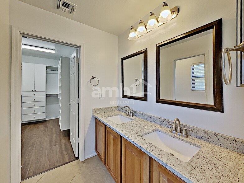 Building Photo - 3624 W Steinbeck Dr
