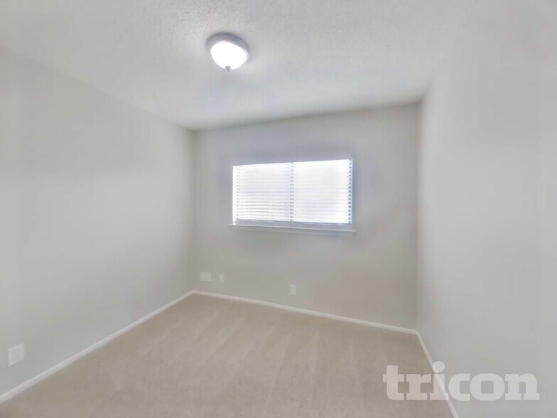 Building Photo - 6850 Misty Field Dr