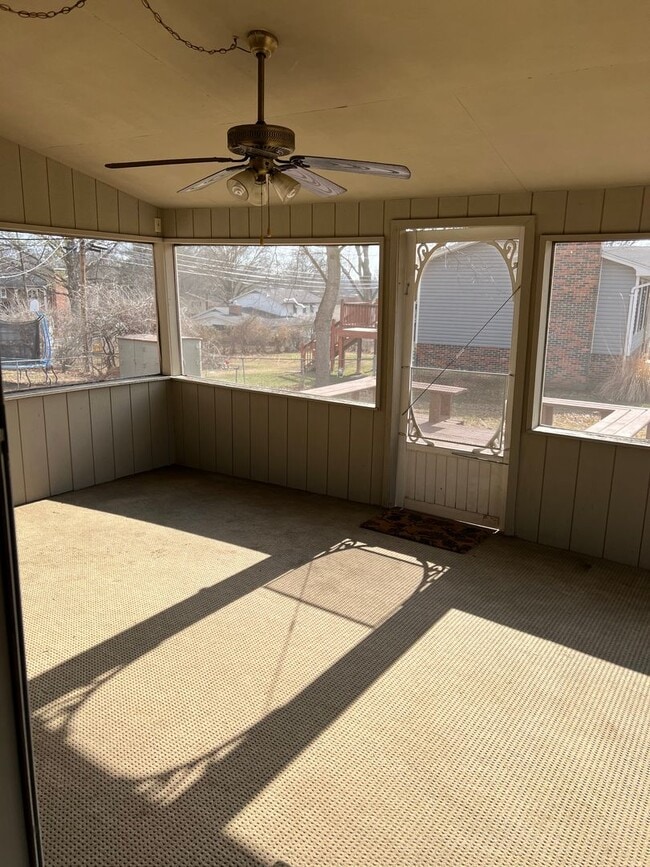 Building Photo - Cozy Spacious Home 4bd/3ba w garage